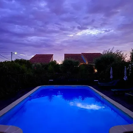 Agula Mora Леччи