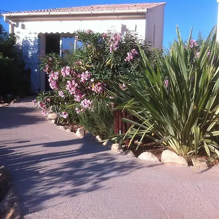 Agula Mora Леччи